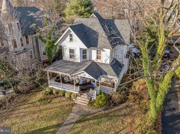 37 W Walnut Ave, Merchantville, NJ 08109