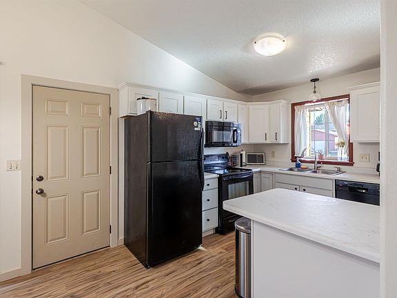 2nd image of 900 Greyhawk Ct Court