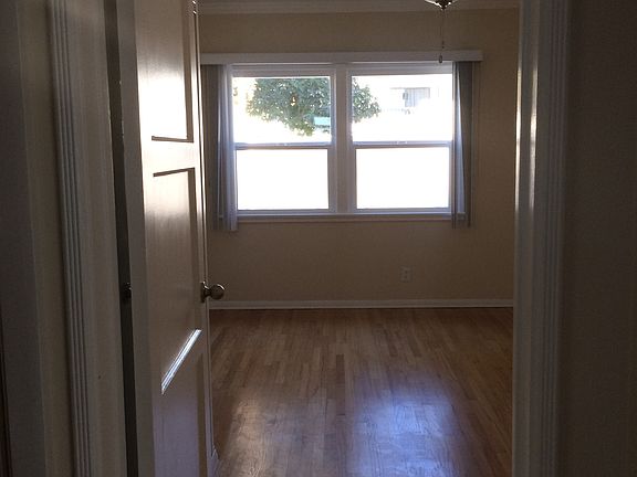 2nd image of 2418 Grandview Ave