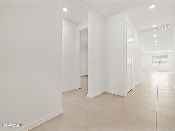 3rd image of 37341 W SAN CLEMENTE Street
