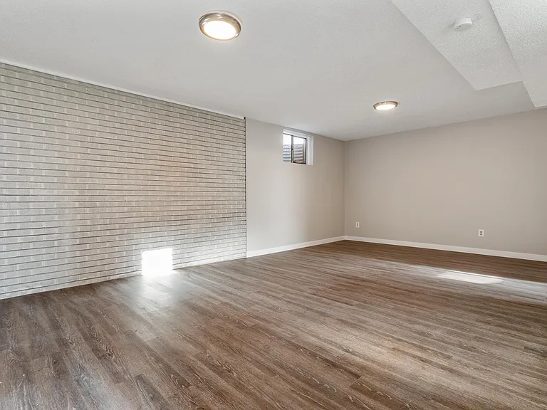 11068 E 4th Way — Photo 9