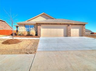 2412 Horn Valley Ct, Yukon, OK 73099