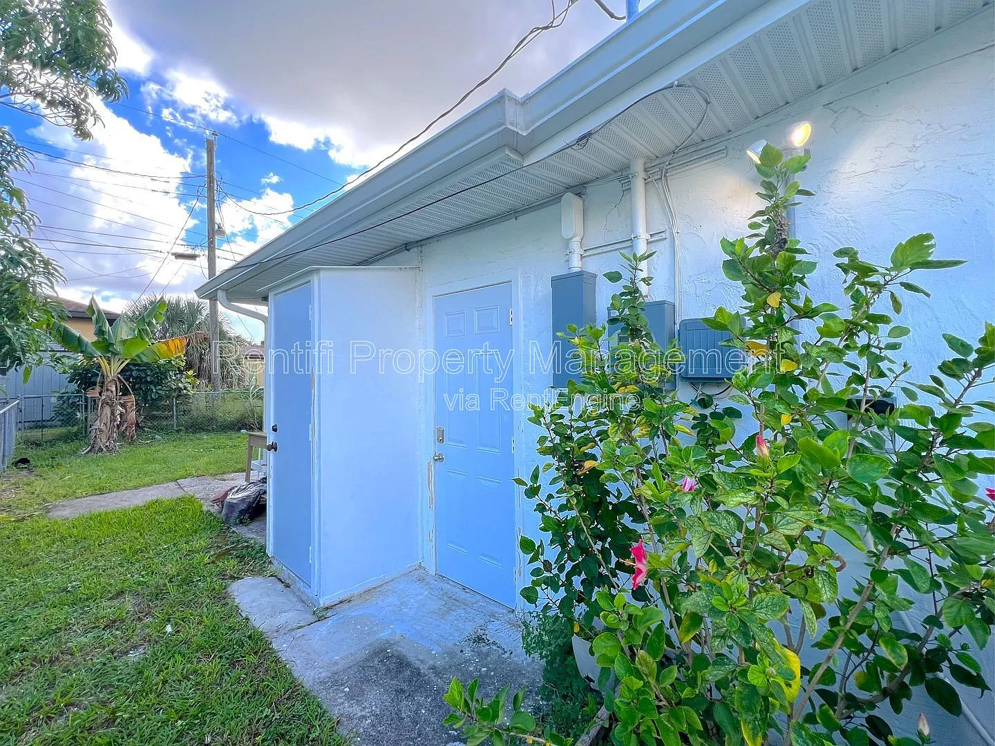 1 bed, 2.0 bath, 800 sqft, $1,199 — Photo 4
