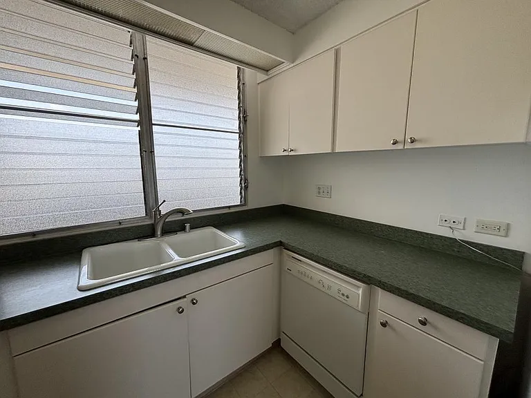 1212 Punahou St #1005 — Photo 20