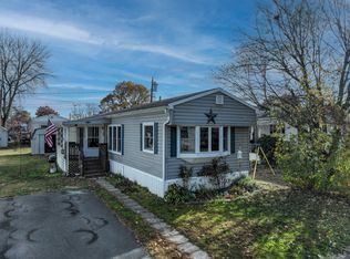 62 Elm St, East Windsor, CT 06088