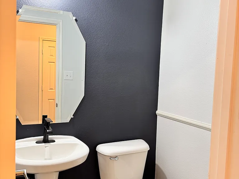 244 Turnberry Ln — Photo 8