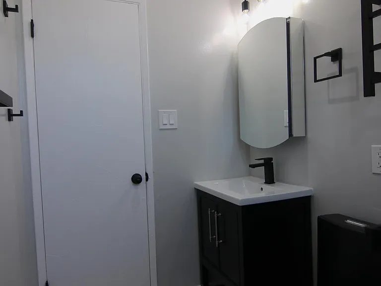 120 Roswell Ave #12 — Photo 80