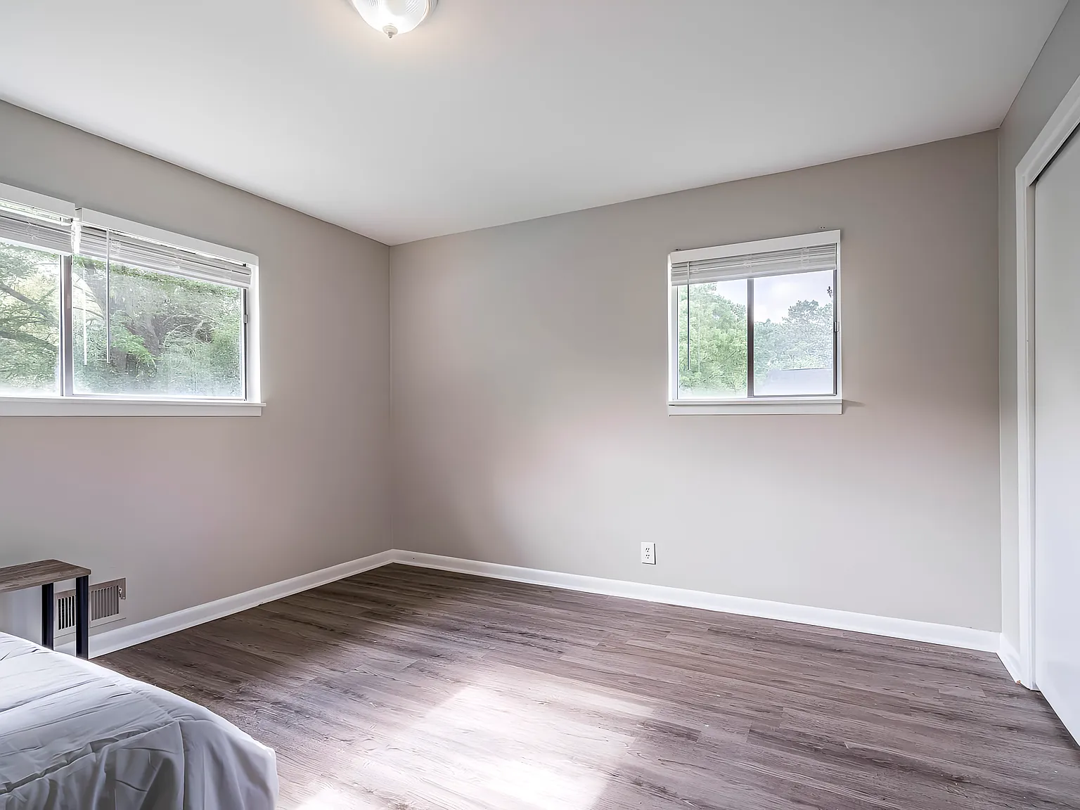 4 bed, 2.0 bath, 2000 sqft, $659 — Photo 3