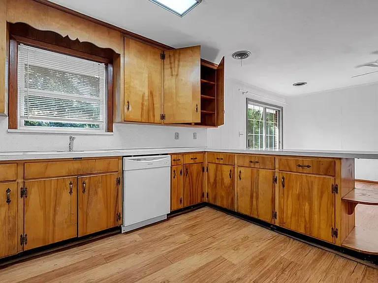 123 Columbia Dr #A — Photo 16