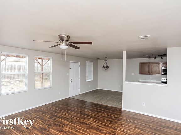 3rd image of 1316 Lauren Dr
