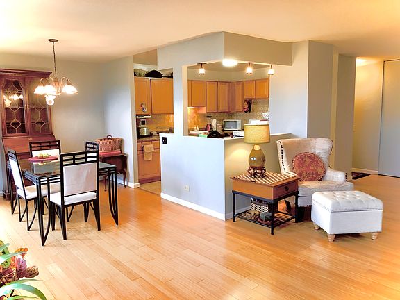 4th image of 4850 S Lake Park Ave APT 808