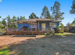 1589 Seagate Ave, Coos Bay, OR 97420