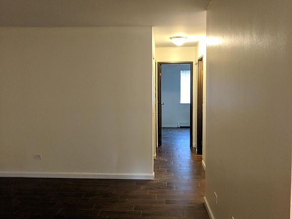 4th image of 1005 Dickens Way