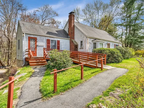 3 Burlington Rd, Bedford, MA 01730