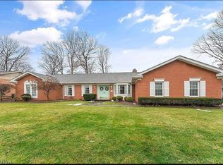 406 Viola Ave, Hubbard, OH 44425