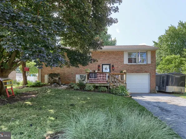 1411 Esther Dr, Lebanon, PA 17042
