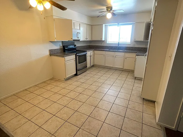 3411 Civic Center Dr #I — Photo 3