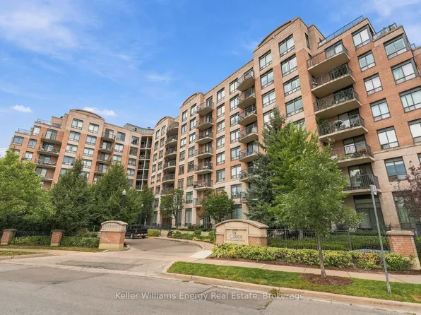 16 Dallimore Cir #402, Toronto, ON M3C 4C4