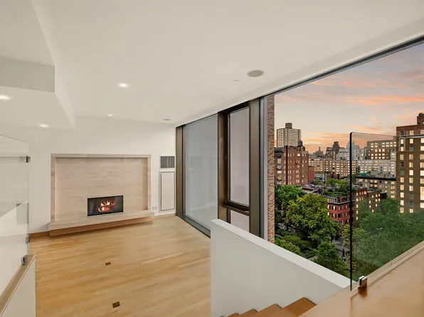 50 Gramercy Park North image 8 of 25