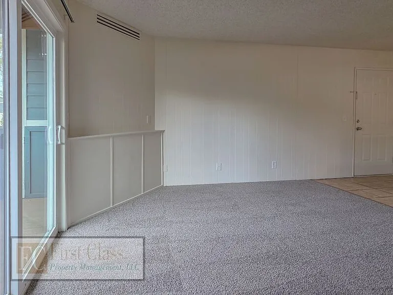 17150 SW Heritage Ct #128 — Photo 3