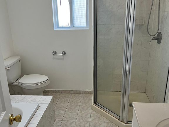 5th image of 56 Bentley Ln Floor 2