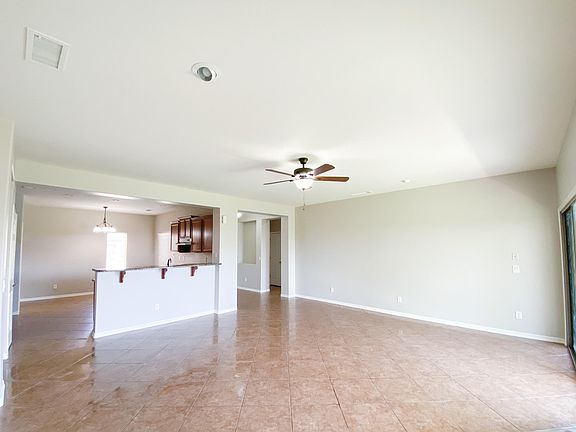 3rd image of 29437 W Whitton Ave