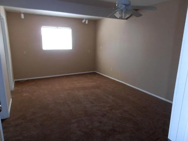 2716 E Lee St — Photo 13