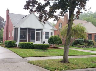 2008 Anita Ave, Grosse Pointe Woods, MI 48236
