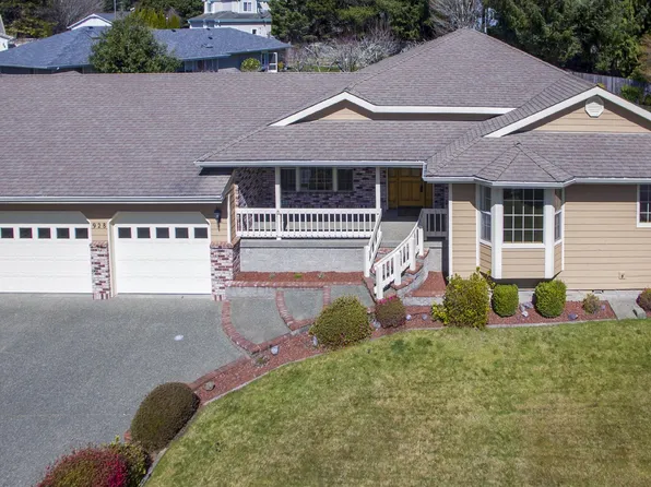 928 Midland Way, Brookings, OR 97415