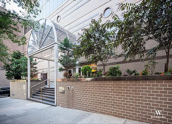 Rented by Warburg | media 18