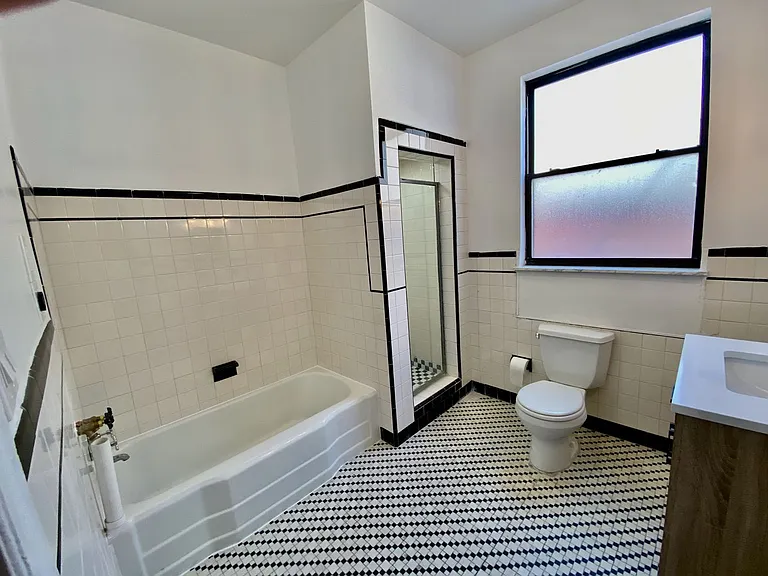 2532 S Broad St — Photo 11