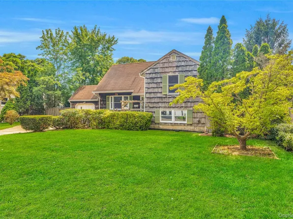38 Saddle Lane, Centereach, NY 11720