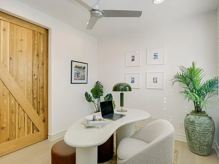 409 N Cedros Ave — Photo 11