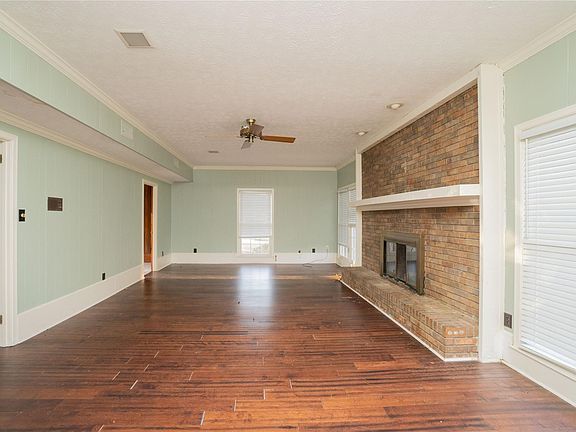 3rd image of 6661 Hollis Dr