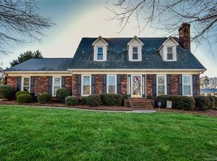8207 Deer Dr, Harrisburg, NC 28075