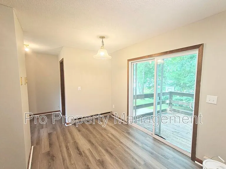 42 Lyric Ave — Photo 3