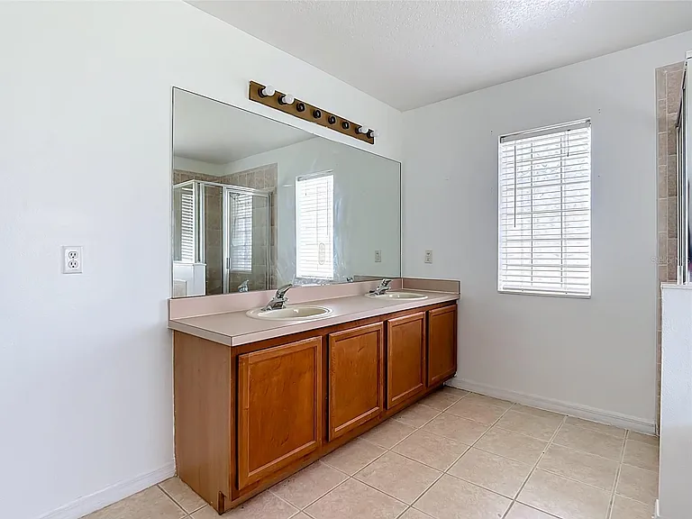 1001 Eiffel Ln — Photo 21
