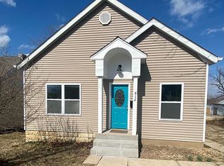 512 W Pratt St, De Soto, MO 63020