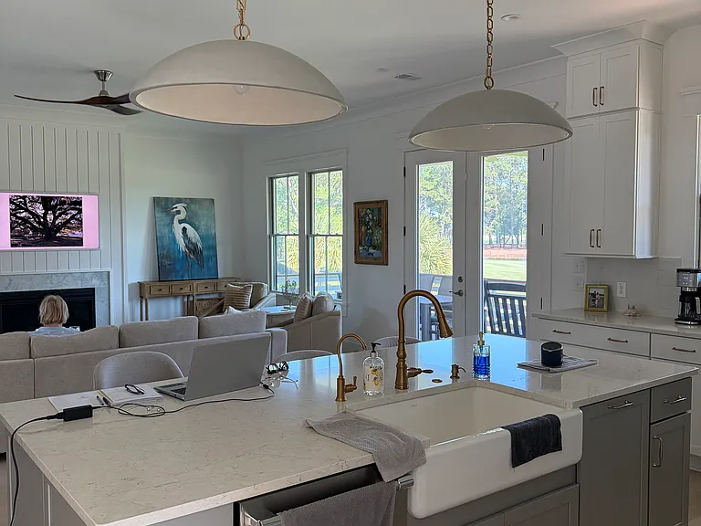 Open floor plan from kitchen to den