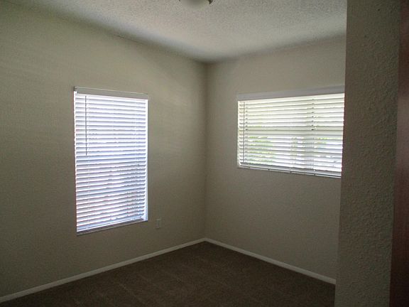 3rd image of 840 Symonds Ave