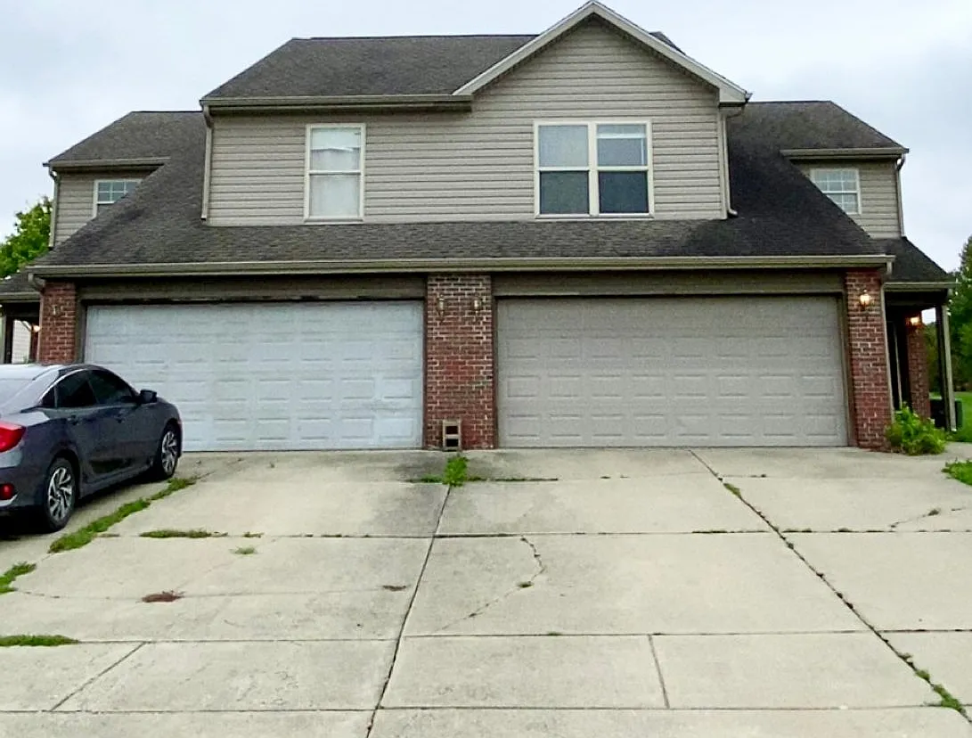 2400 - 2402 Hopkins Dr — Photo 1