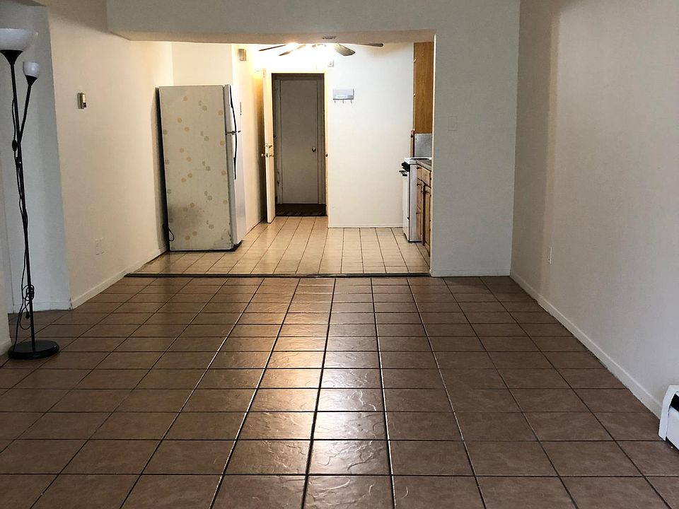 1st image of 24035 69th Ave #1