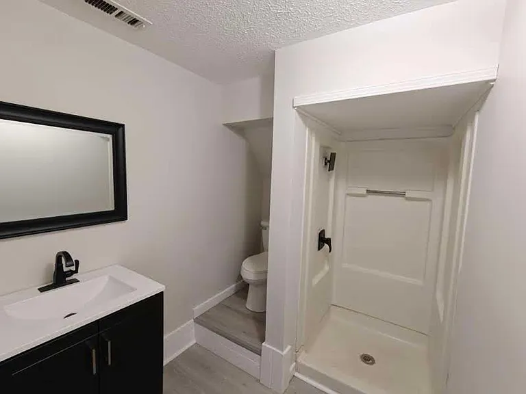 317 E Washington St #3 — Photo 10