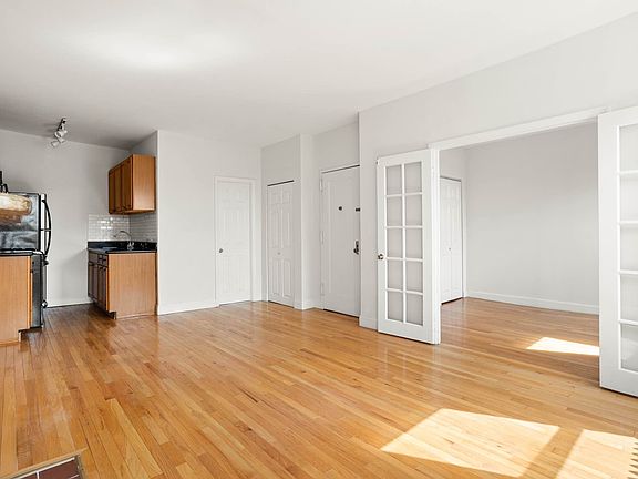2nd image of 192 Sackett St APT 4R
