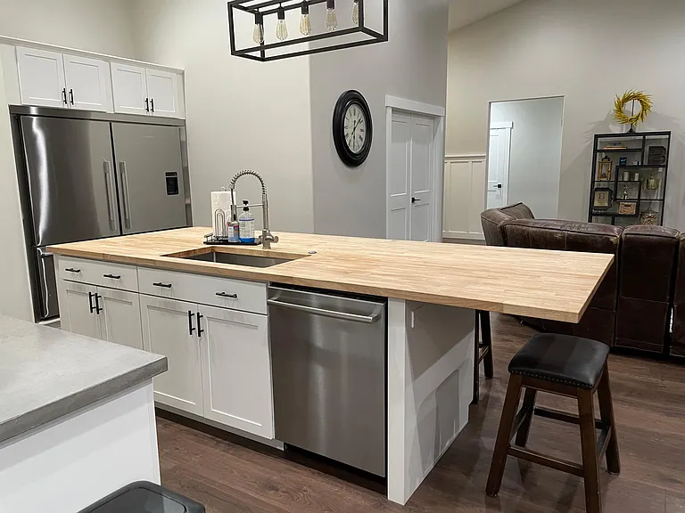 9285 Castlewood Dr SE — Photo 11