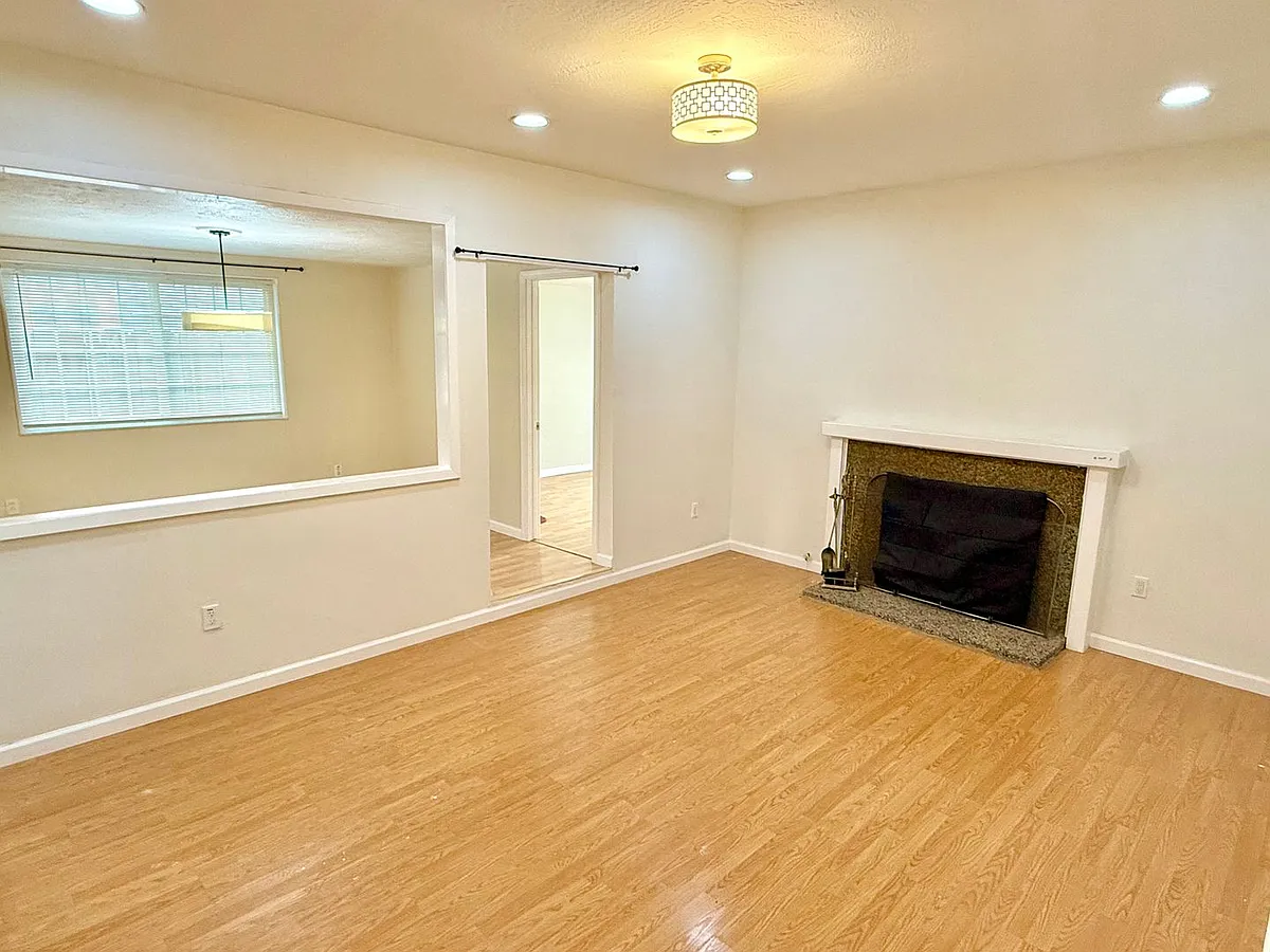 Building Photo - 5051 Silver Reef Dr