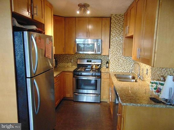 4th image of 16 S Van Dorn St APT 506