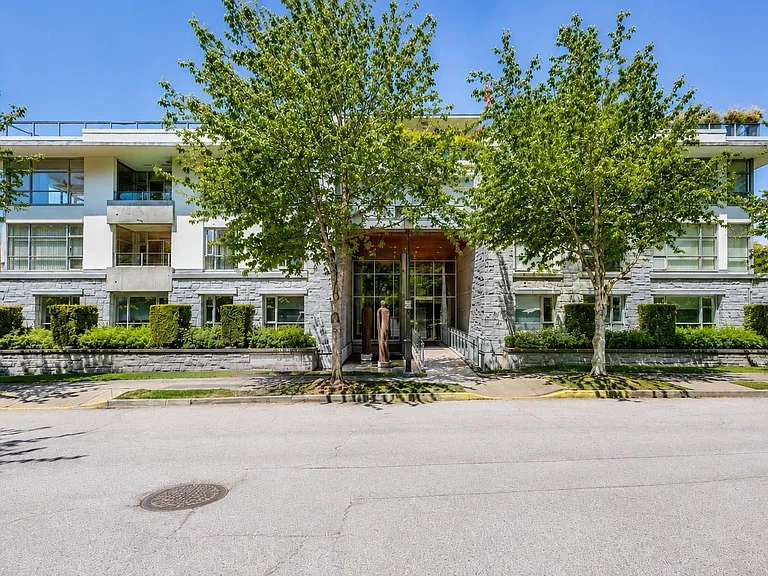 6015 Iona Dr #107 — Photo 33