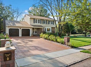 8 Hemlock Ln, North Brunswick, NJ 08902