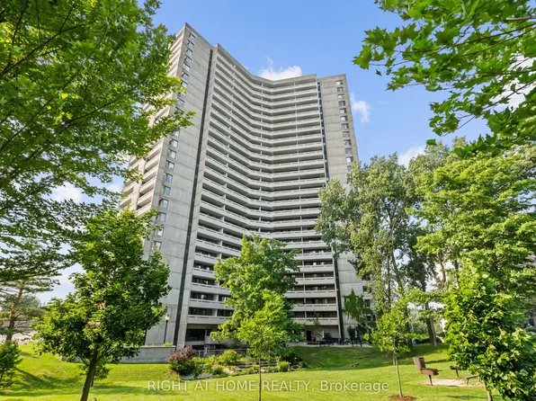 1081 Ambleside Dr #306, Ottawa, ON K2B 8C8